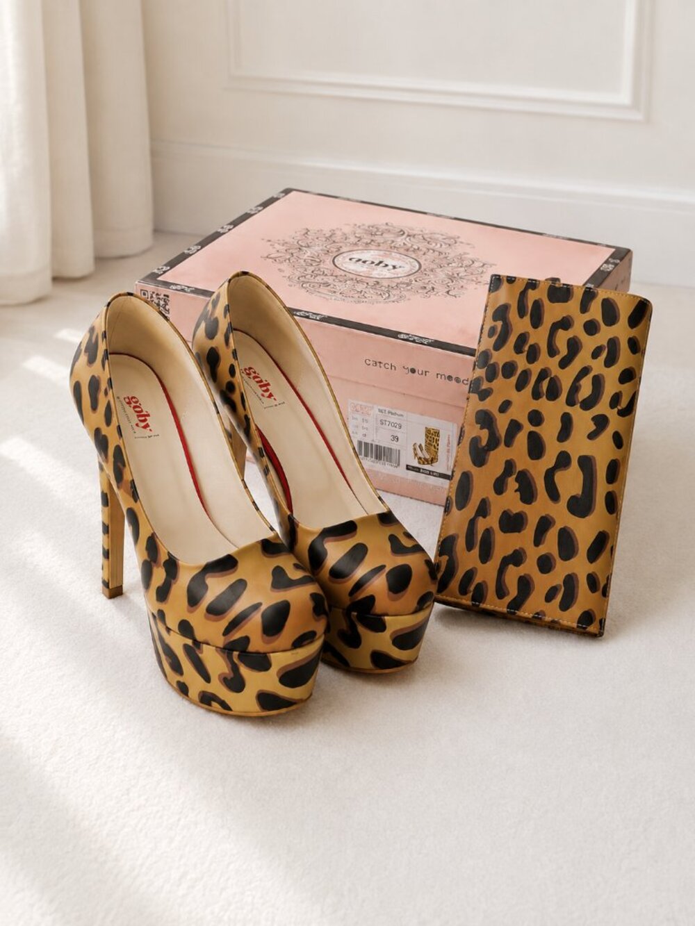 GOBY Leopard Print Platform Heels Pumps Size 39 + Matching Clutch